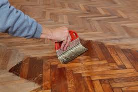 parquet varnishing the floor