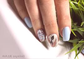 Пухкави тенденция, украшения от пера и флорални апликации на ноктите в ежедневието ни не. Moden Sin Manikyur 2019 2020 Naj Krasivite Fotoidei I Novi Artikuli Moda I Stil