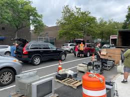 You can also click here to experience a virtual tour of our display suite which has now been removed to make way for construction. Hundreds Of Queens Residents Participate In Kew Gardens Hills E Waste Recycling Event Qns Com