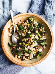 The similarly beloved cannellini bean is technically a white kidney bean, and the two can be used interchangeably in recipes like pasta e fagioli, satisfying minestrone soup, traditional french cassoulet, or these fully loaded (totally vegan) nachos. Great Northern Beans Recipe With Lemon Roasted Broccoli And Bacon