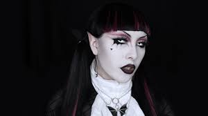 gothic draculaura makeup tutorial