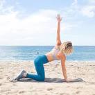 Resultado de imagem para rosie huntington-whiteley yoga
