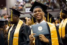 No Essay Scholarships      For High School Seniors              SP ZOZ   ukowo Win a   K college scholarship  Enter  FrameMyFuture  Scholarship Contest   Great for