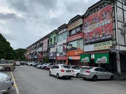 Hong leong bank berhad is a regional financial services company based in malaysia, with presence in singapore, hong kong, vietnam, cambodia and china. Shop Lot Same Row With Hong Leong Bank Intermediate Shop 2 Bedrooms For Sale In Bandar Sungai Long Selangor Iproperty Com My