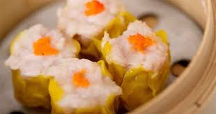 Siomay adalah salah satu makanan khas dari kota bandung. Resep Siomay Tahu Ayam Rumahan Yang Sederhana Dan Terjangkau Popmama Com