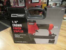 crown flooring air pneumatic stapler