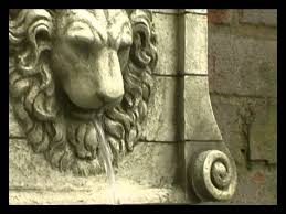 King Lion Head Wall Fountain Water