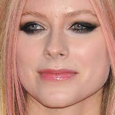 avril lavigne makeup black eyeshadow