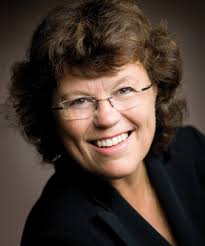 Den före detta justitieministern Anne Holt är en av Skandinaviens bäst säljande författare och har sedan debuten med Blind gudinna, 1993, blivit mångfaldigt ... - Anne-Holt