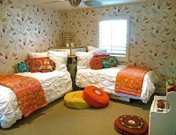 To Arrange 2 Twin Beds In Small Room