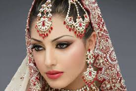 bridal hair and makeup model marathi
