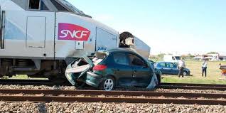 Sainte-Bazeille (47) : un TGV percute une voiture