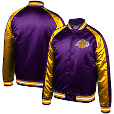 The bomber jacket, one of the classic men's fashion items, comes back in style in 2021. ØªØ±Ø¬Ù…Ø© Ø¨Ø¬Ø¹Ø© Ù…ÙƒØ¨Ø± Ø§Ù„ØµÙˆØª Mitchell And Ness Lakers Jacket Cabuildingbridges Org