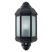Wiltshire Ip44 Wall Lantern With Dusk