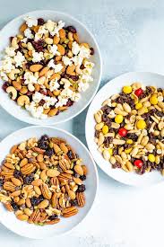 how to make healthy trail mix eating