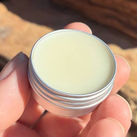 Just 2 ingredients. Everyone's favourite beeswax lip balm. So easy you could make it yourself! But I've done all the work for you 💛🐝