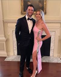 Nesn.com's courtney cox shows you the video of her showing off her arm. Jon Rahm Age Height Wife Salary Ethnicity Girlfriend Married