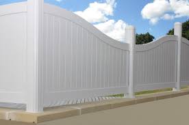 How to clean a vinyl or pvc fence and remove algae, moss, mildew, stains. Keep Your Fence Looking Fabulous How To Clean A Pvc Fence Custom Fence Builder In Montgomery County Pennsylvania