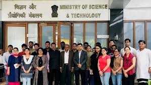 The indian science congress association (isca) owes its origin to the foresight and initiative of two british chemists, namely, professor j. Dfg German Research Foundation Young Indian Scientists On Tour In Germany
