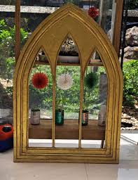 Wooden Gilded Arch Frame Bidbud