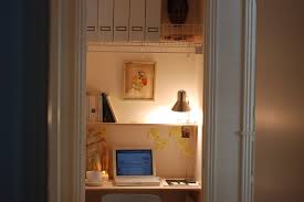 Open closet doors and find a desk that fits perfectly into the allotted space. How To Turn Your Closet Into An Office