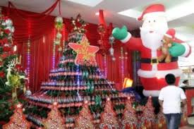 Apalagi kalau kamu sayang untuk membuangnya karena bentuk atau warna botol yang. Chandra Dirikan Pohon Natal Dari Botol Coca Cola Setinggi 2 Meter Tribun Lampung