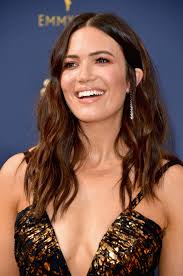 There have been some series that i did not discover right away but i am glad to say that i have been with this is us from the first episode. Mandy Moore S New Bob Haircut Mandy Moore S Short Hair Looks Amazing