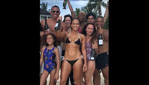 43,795,901 likes · 654,238 talking about this. Jennifer Lopez Celebro Su Cumpleanos En La Playa Junto A Alex Rodriguez Y Sus Hijos Fotos Usa Internacional Espectaculos La Prensa Peru