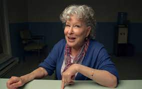 Bette Midler shines as an angry Jew in ...