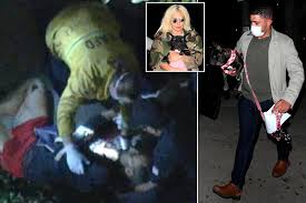 Lady gaga's dog walker was shot in los angeles wednesday night and suspects reportedly stole two of the singer's three dogs. Umamph3jhwpdnm