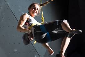 She started competing in 2010, both in lead climbing and bouldering. Jessica Pilz Ist Weltmeisterin Im Klettern Dolomitenstadt At