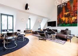 The venue consists of a shared lounge, a kitchen and 2 bedrooms for up to 2 guests. Moblierte Luxus Maisonette Wohnung