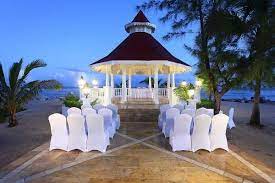 Thanks to the island's all inclusive resorts, you can easily do a jamaica wedding on a budget. Average Cost Of A Wedding In Jamaica Jamaica Wedding Castle Wedding Venue Arizona Wedding Venues