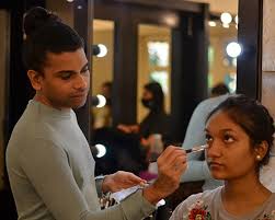 no 1 makeup academy in mumbai makeup