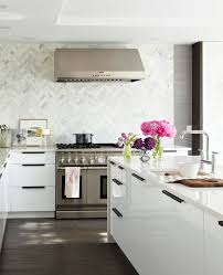 This carrara marble backsplash is from prima stone in edmonton. 75 Beautiful Kitchen With Marble Backsplash Pictures Ideas April 2021 Houzz