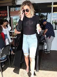 Who made khloe kardashian's black strapless top, leather pants, jewelry, and pumps? Khlo Eacute Kardashian Picks Her Favorite Outfits Of 2017 People Com