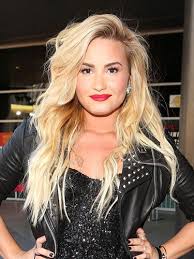 Shirking the tradition of transitioning to darker tresses for the fall, demi lovato is blonde now, and to absolutely no one's surprise recently, lovato said she'd be taking some time off soon and since blondes supposedly have more fun, we're guessing her break from the spotlight will be totally lit. Pin On My Style
