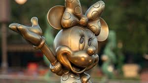 saluting minnie a mouse her beau