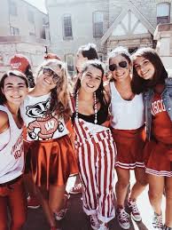 Here in the south, fall means cooler weather, pumpkin spice and college football! Aislingolearyy College Gameday Outfits Gameday Outfit College Tailgate Outfit