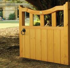What Makes A Quality Wooden Gate