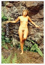 Nudism NATÜRLICHE NACKTE FRAU IN DER NATUR * Vintage 80s DDR Foto #7 | eBay
