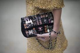 15 reasons to a chanel handbag