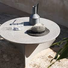 Aspic Concrete Garden Table Roda