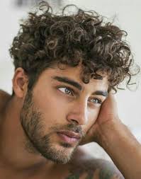 Wie style ich frisuren selbst? Nice 40 Adorable Haircuts For Curly Hair Guys More At Http Fashionfezt Com Index Php 2018 08 18 40 Ado Haircuts For Curly Hair Curly Hair Men Boy Hairstyles
