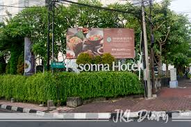 Advertisingjogja august 18, 2015 leave a comment. Pesonna Tugu Hotel Yogyakarta Hotel Keluarga Berkonsep Stylish Dan Halal Jkldiary