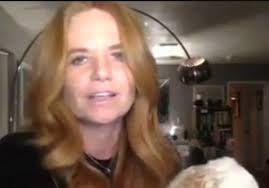 The former eastenders actress, 48, sat down for the virtual interview, from her home in malibu, cradling her dog on her lap. Bnofscykqjh0 M