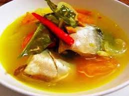 However, seafood such as red snapper, milkfish, mackerel, tuna, grouper, or shrimp can be cooked as pindang as well. Resep Pindang Patin Palembang Musi Rawas Nanas Enak Bumbu Balado Resep Masakan Indonesia Resep Resep Ikan