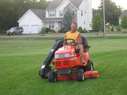 how to find the best lawn tractor