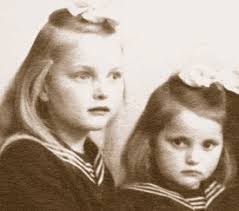 Foto Uta Holz mit ihren drei Schwestern Foto zum Text.