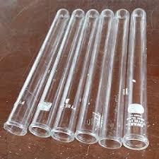 Gelas ukur dapat terbuat dari gelas (polipropilen) ataupun plastik, berbentuk seperti pipa yang mempunyai kaki / dudukan sehingga dapat ditegakkan. Fungsi Dan Jenis Alat Gelas Laboratorium Jagad Kimia